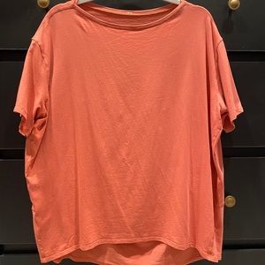 Lululemon back in action short sleeve shirt